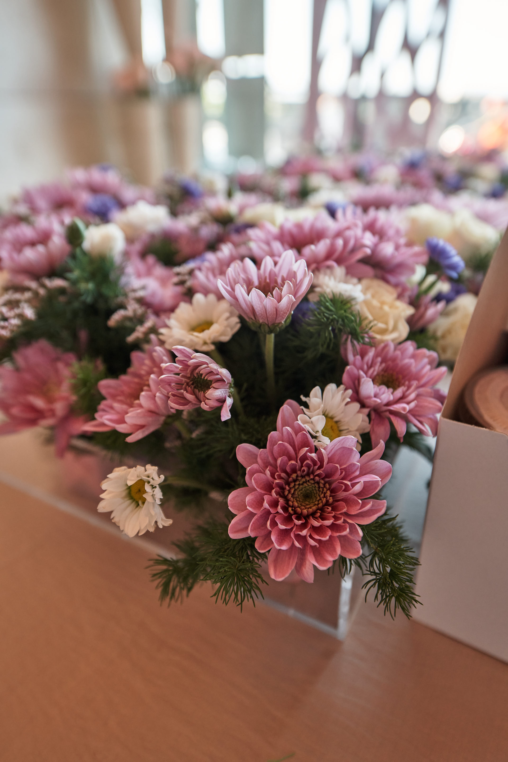 Fresh floral styling at a Dubai celebration, by Flower Corner — photo 399