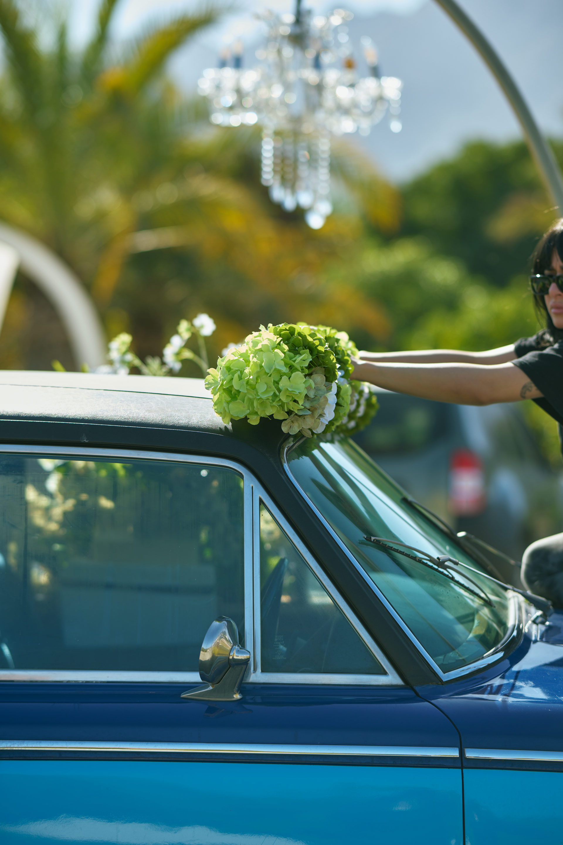 Flower Corner decorated classic wedding car — DSC_0051