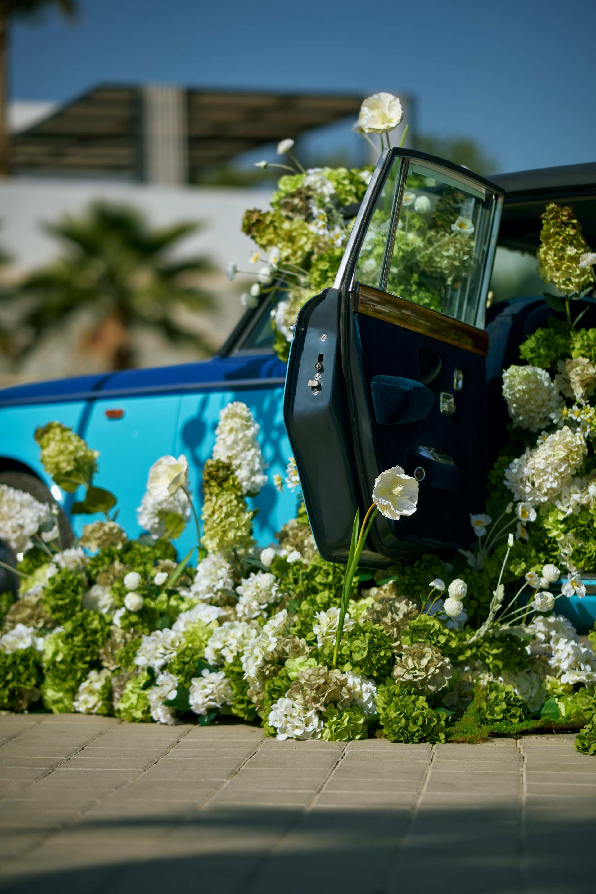 Flower Corner decorated classic wedding car — DSC_0083