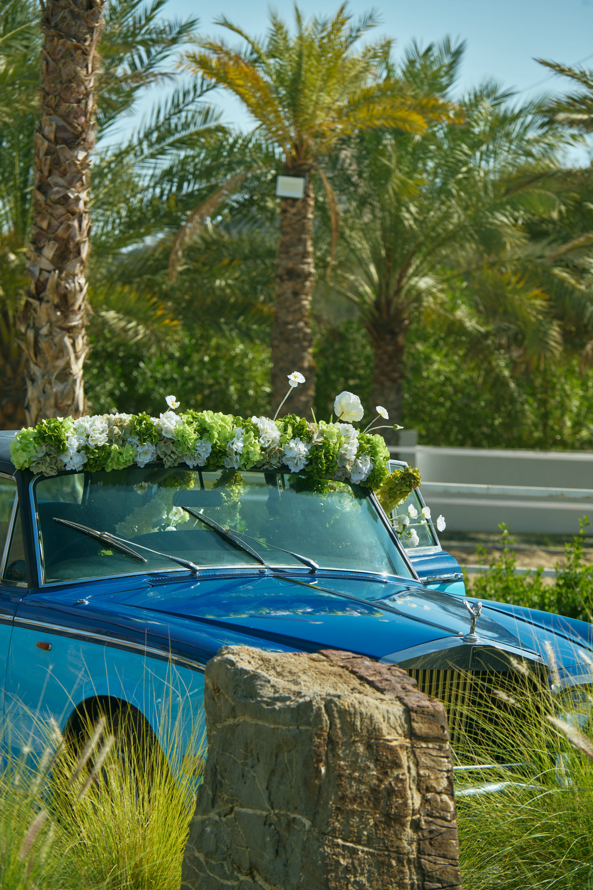 Flower Corner decorated classic wedding car — DSC_0112