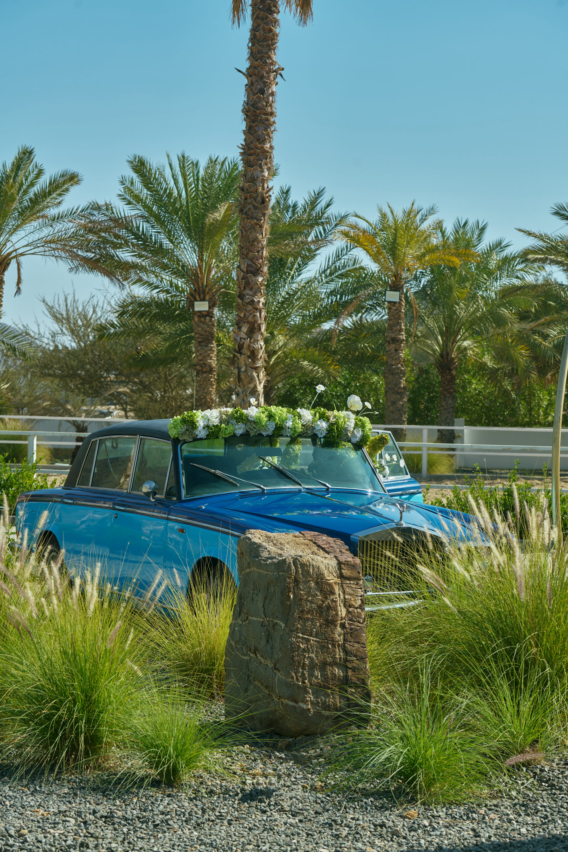 Flower Corner decorated classic wedding car — DSC_0114
