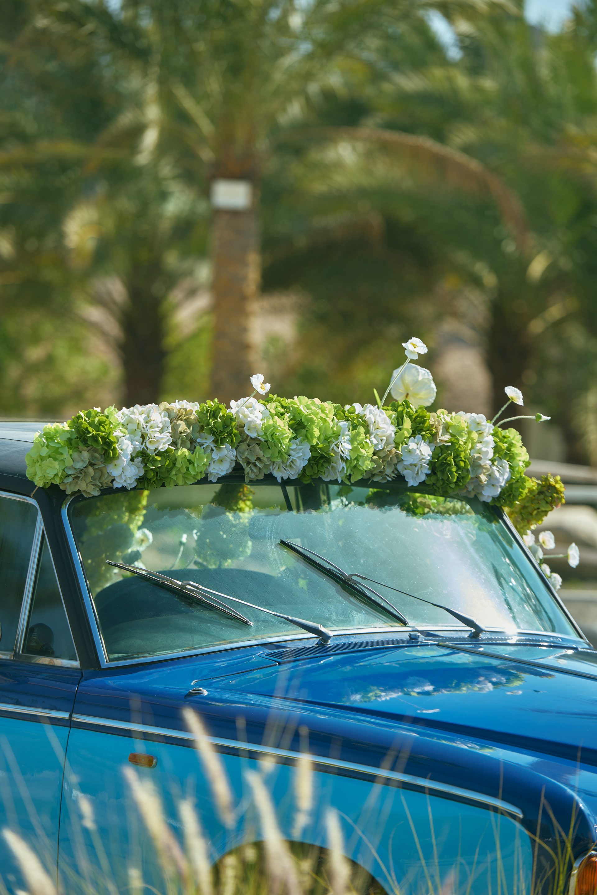 Flower Corner decorated classic wedding car — DSC_0119
