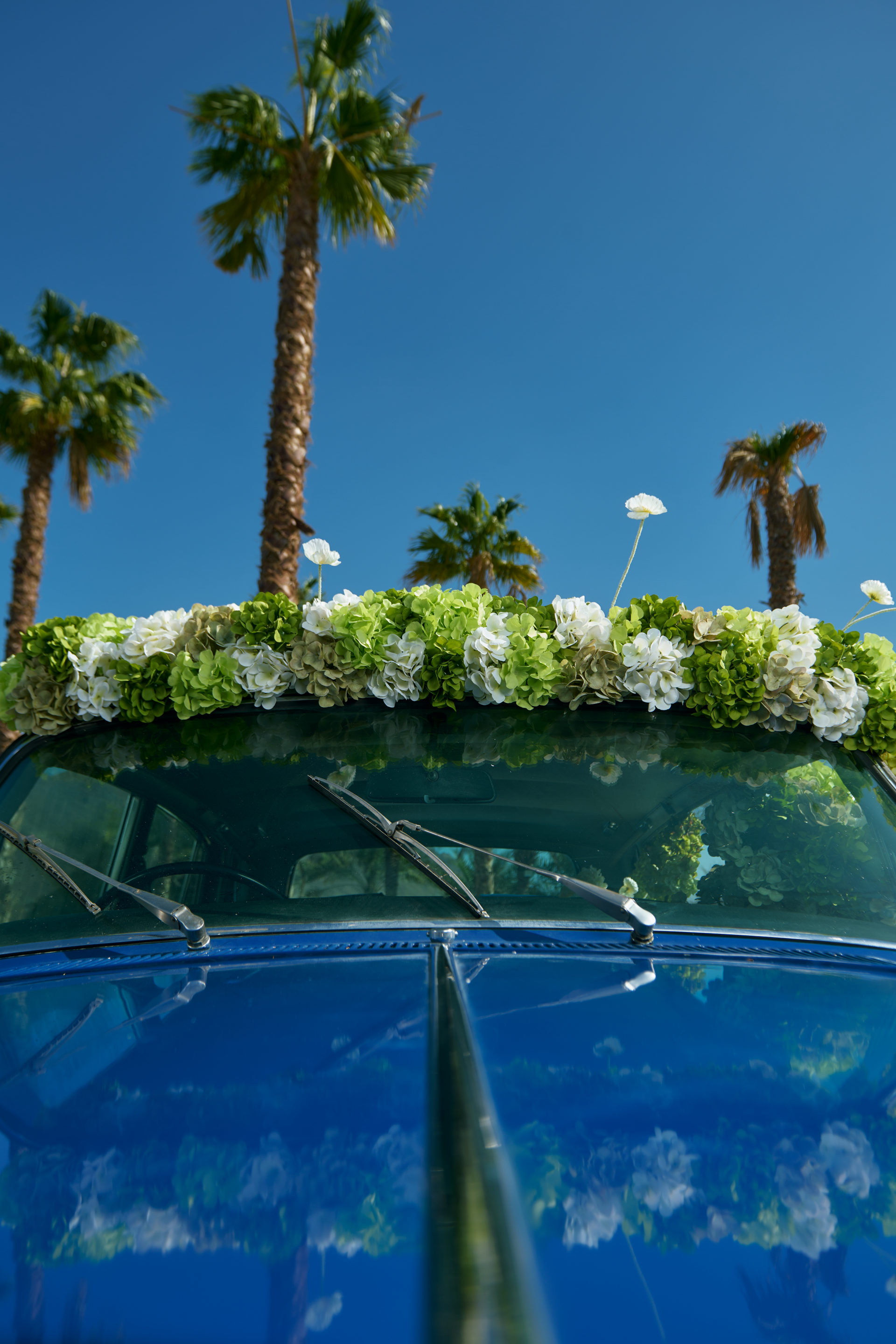 Flower Corner decorated classic wedding car — DSC_0139