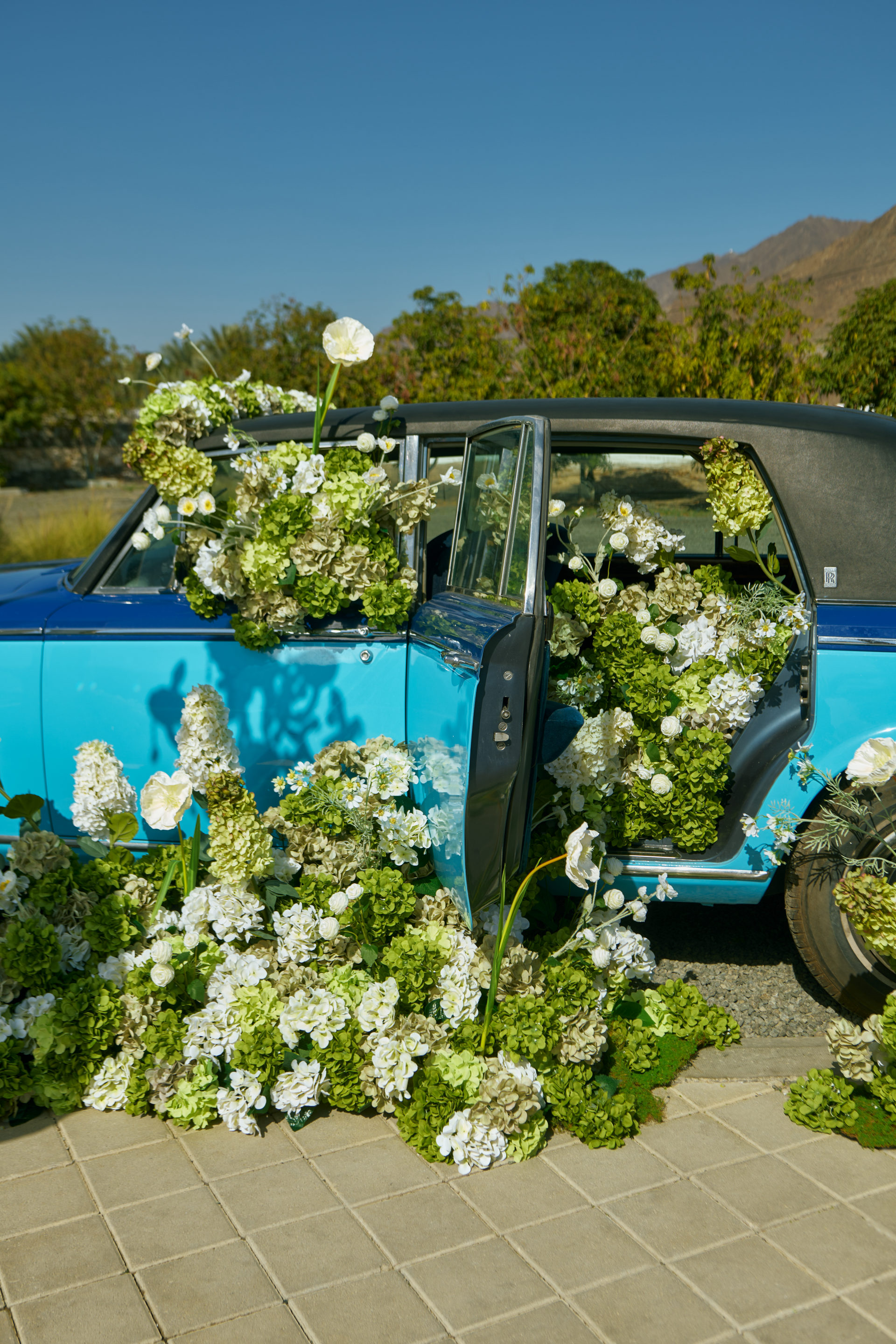 Flower Corner decorated classic wedding car — DSC_0158