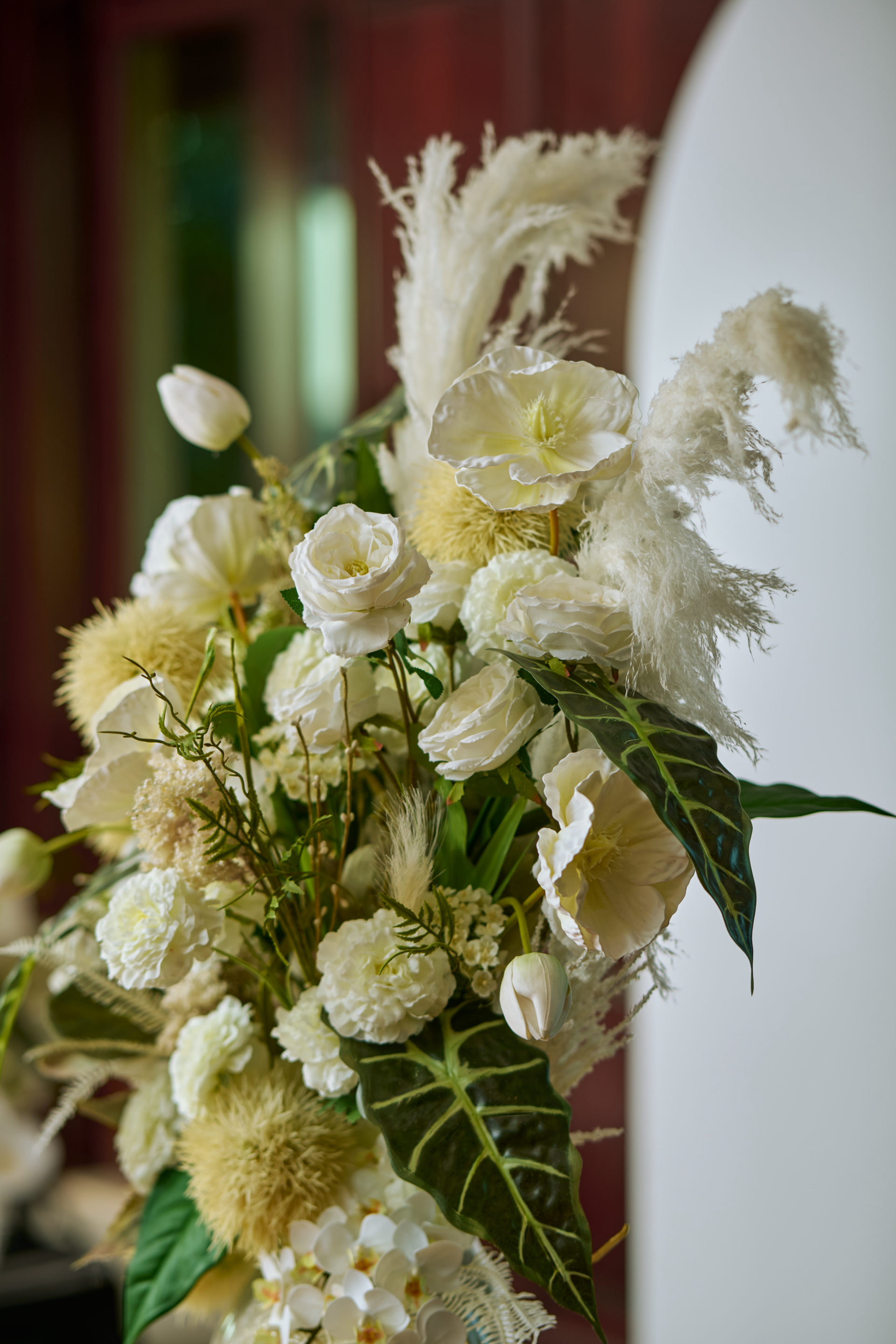 White peony bridal flowers and ceremony styling at a Dubai wedding, by Flower Corner — photo 1155