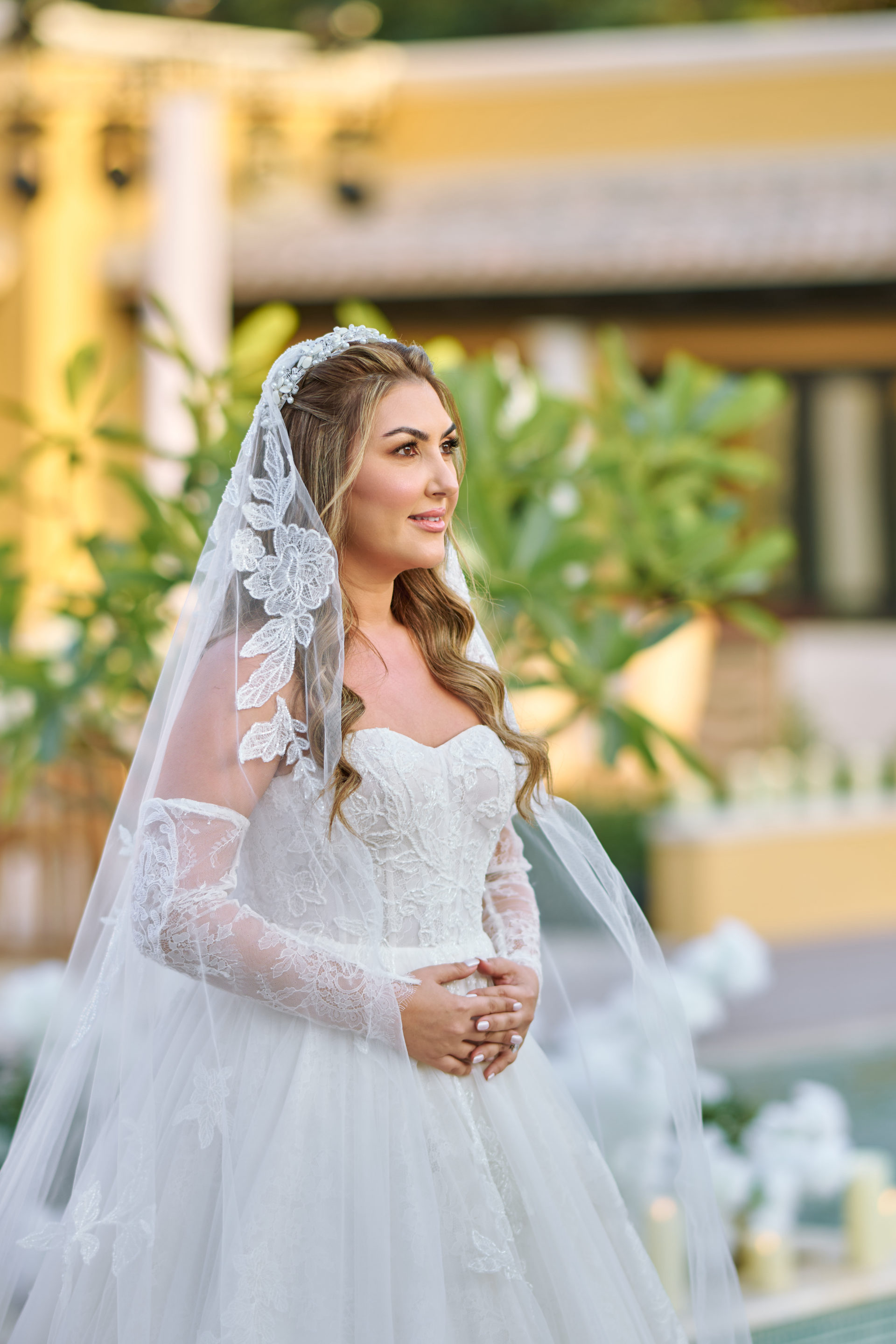 White peony bridal flowers and ceremony styling at a Dubai wedding, by Flower Corner — photo 1159