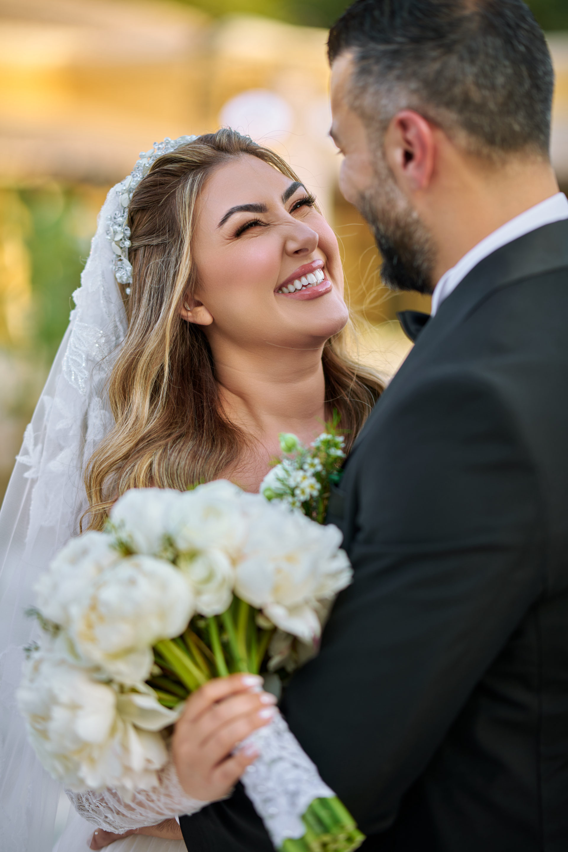 White peony bridal flowers and ceremony styling at a Dubai wedding, by Flower Corner — photo 1214