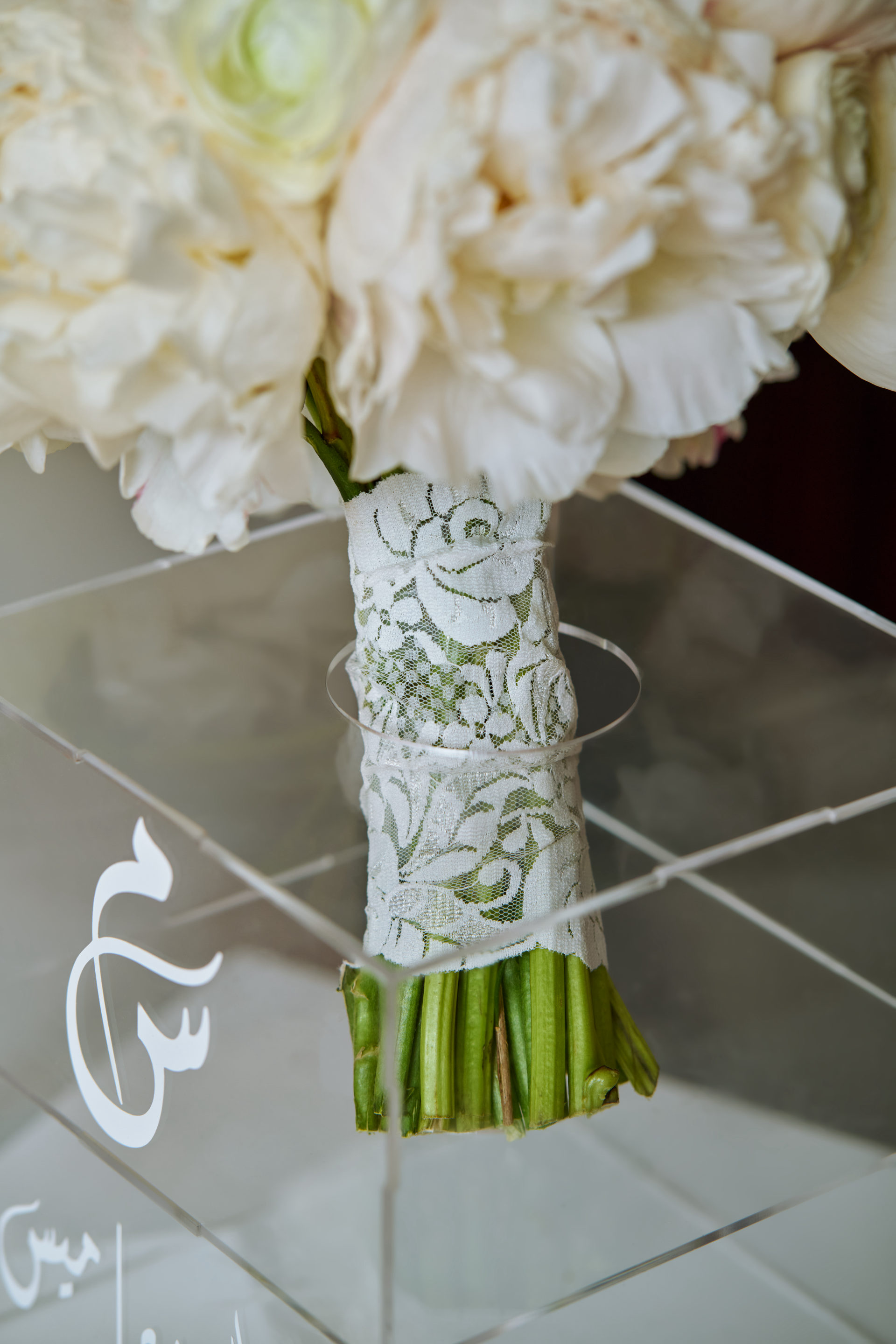 White peony bridal flowers and ceremony styling at a Dubai wedding, by Flower Corner — photo 1239