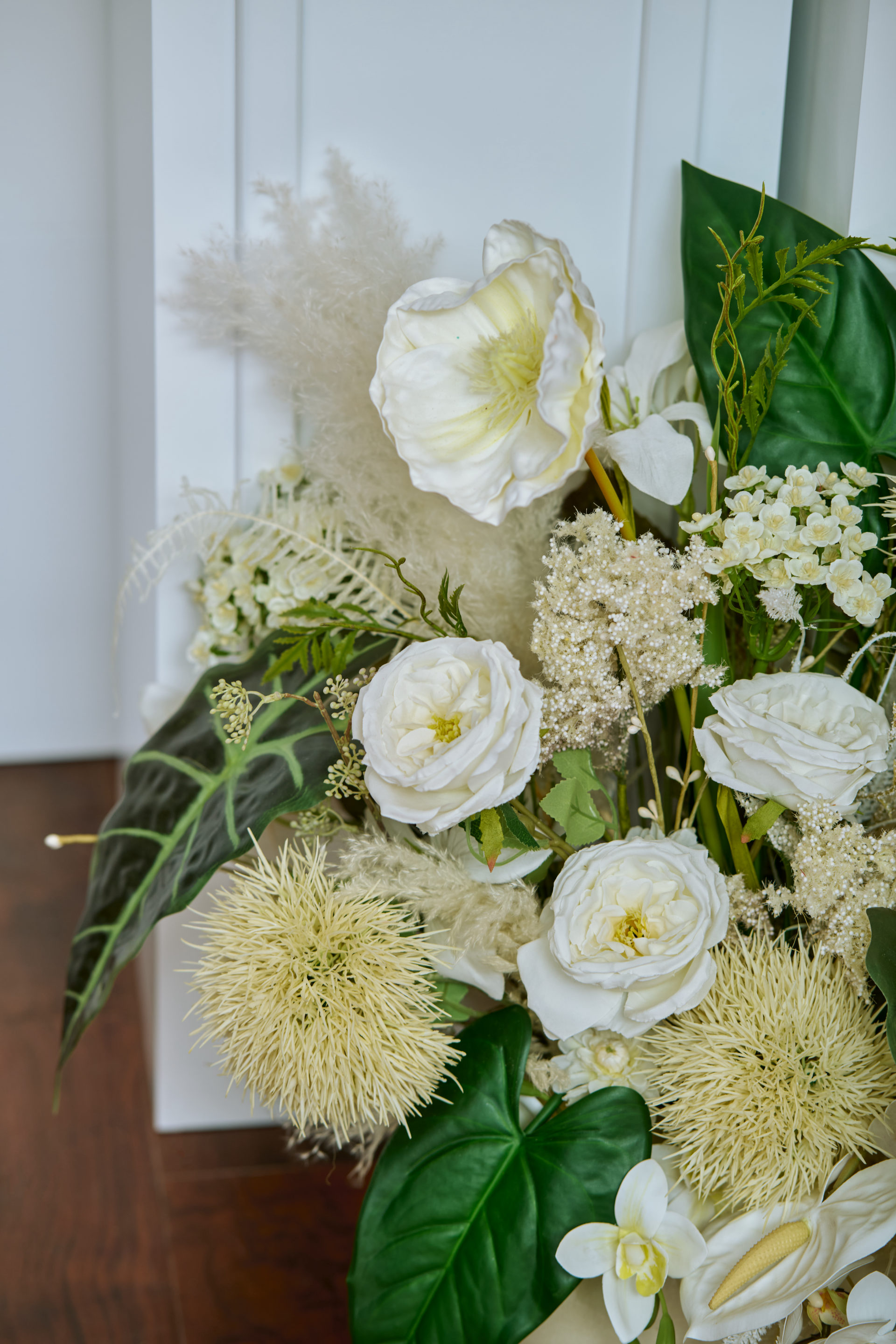 White peony bridal flowers and ceremony styling at a Dubai wedding, by Flower Corner — photo 1254