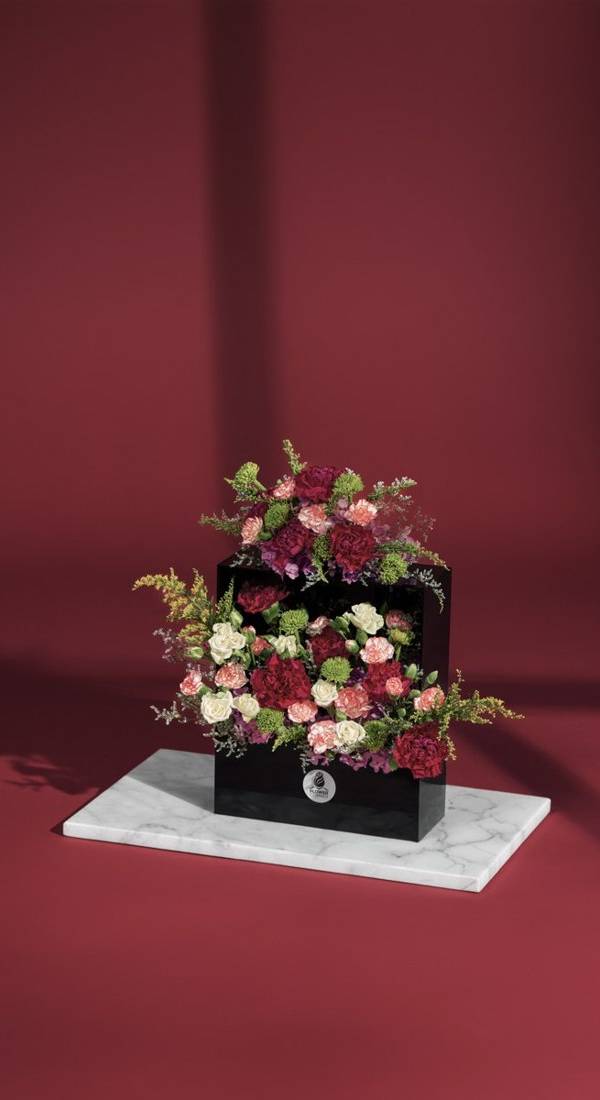 Crimson & Blush Carnation Flower Window