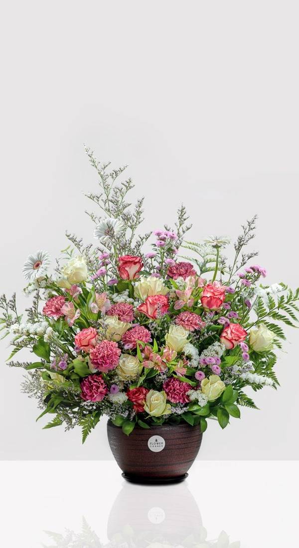 Rose and Carnation Splendor