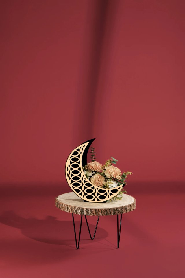 Golden crescent arrangement